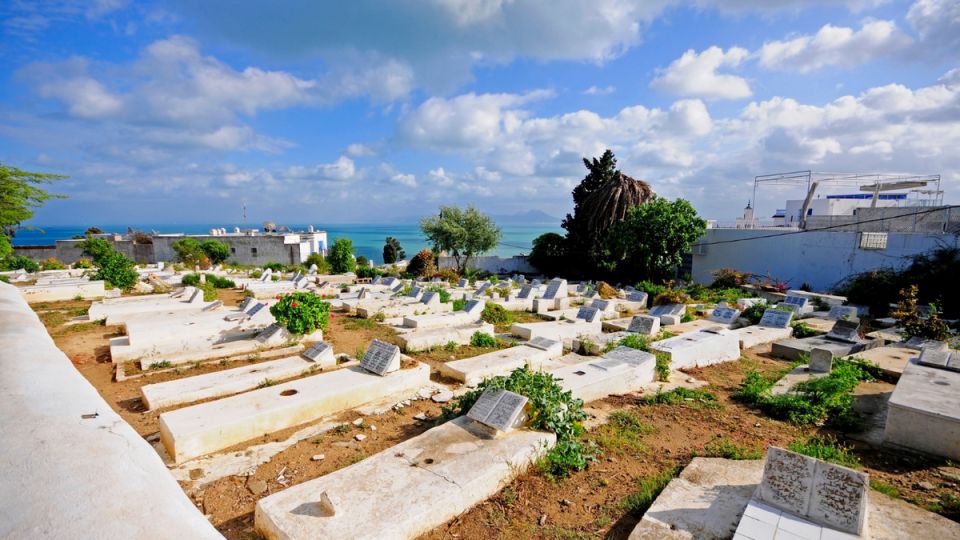 Самовольный захват земли на кладбище привел к судебным последствиям