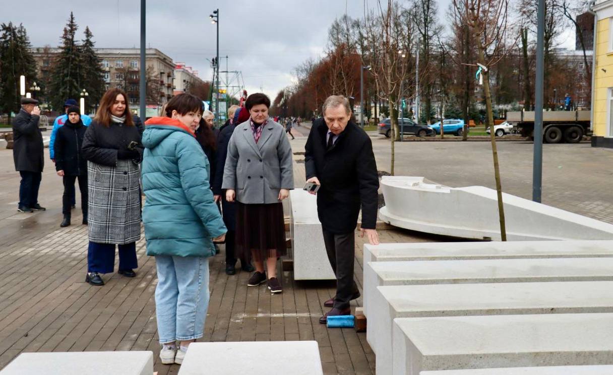 Ступинские депутаты проверили реконструкцию пешеходной зоны на проспекте Победы Ступинские депутаты проверили реконструкцию пешеходной зоны на проспекте Победы