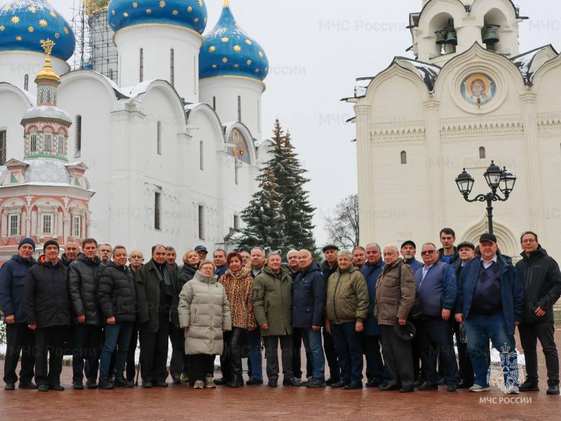 Плечом к плечу: прошлое и настоящее специальной пожарной охраны встретились в Сергиевом Посаде Плечом к плечу: прошлое и настоящее специальной пожарной охраны встретились в Сергиевом Посаде