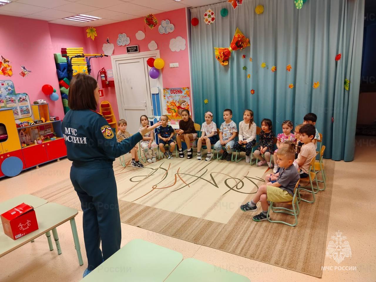 В щёлковском детском саду «БонБонс» прошел урок пожарной безопасности В щёлковском детском саду «БонБонс» прошел урок пожарной безопасности