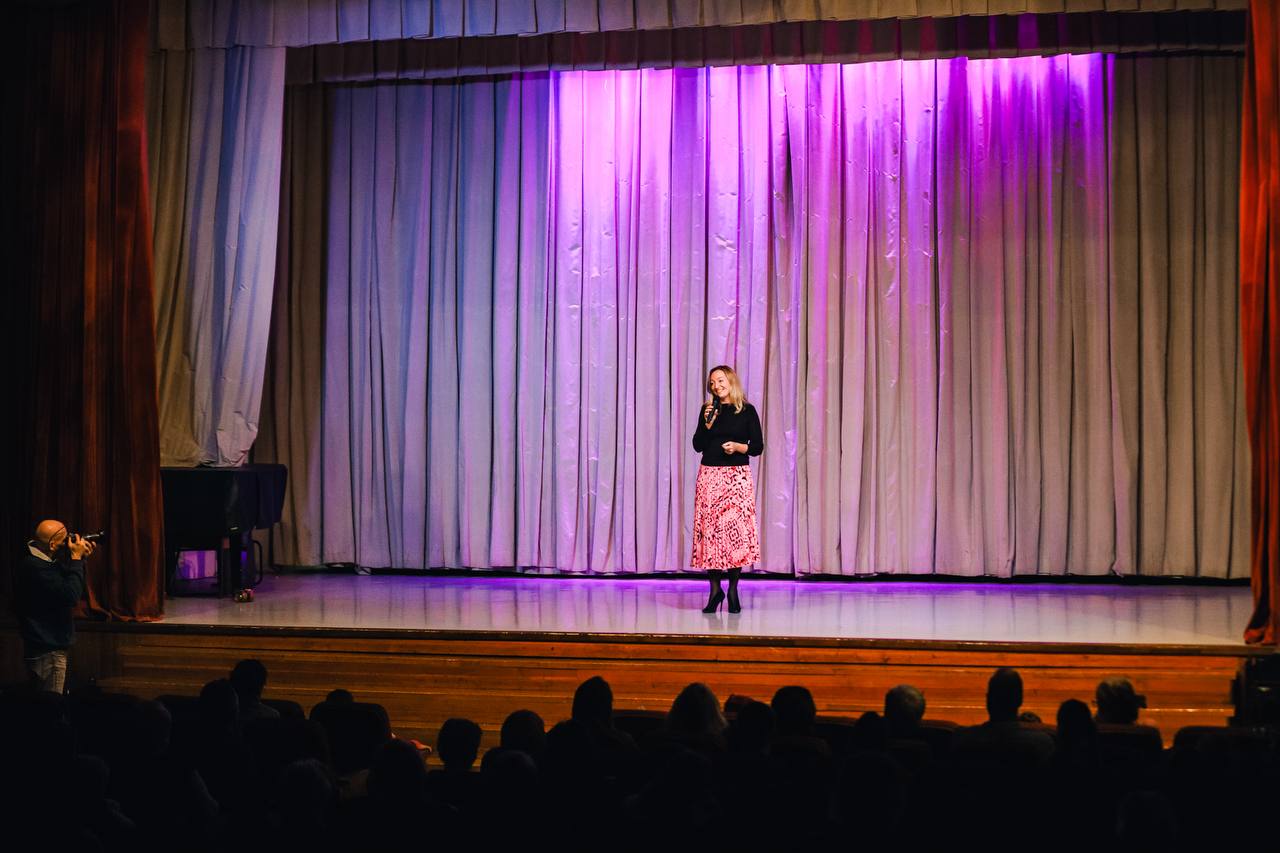 Концерт ко Дню матери провели в Химках Концерт ко Дню матери провели в Химках