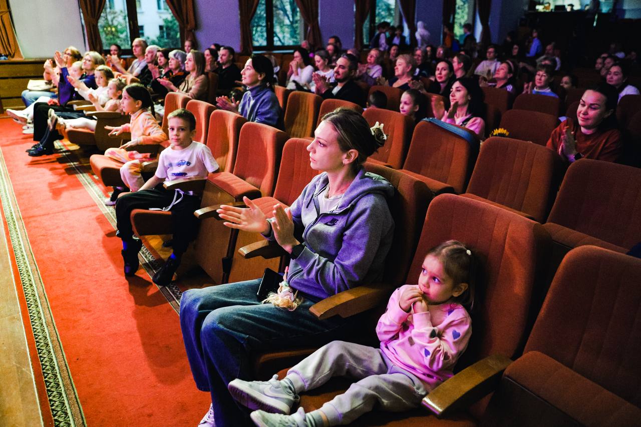 Концерт ко Дню матери провели в Химках Концерт ко Дню матери провели в Химках