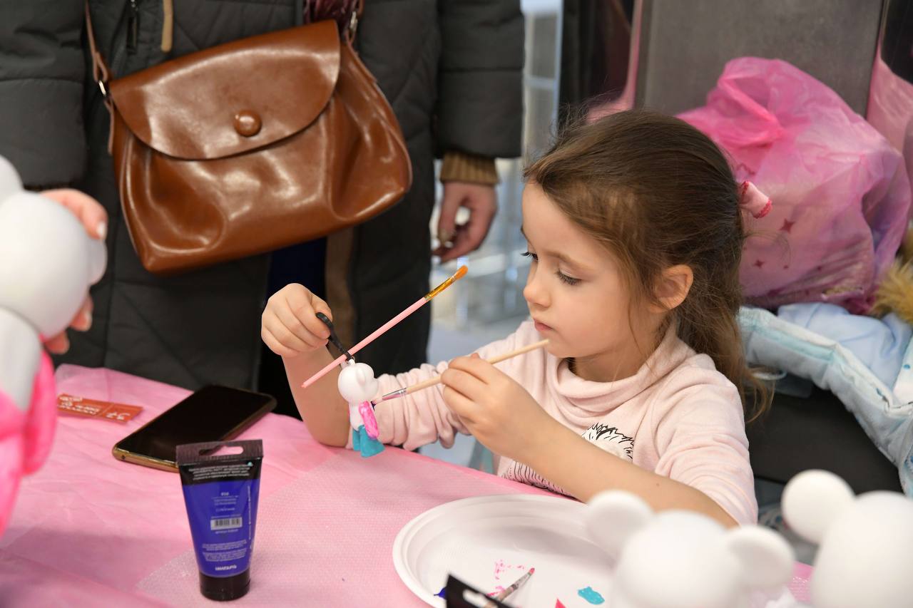 Мамам — лучший праздник!. В ТЦ «Центр» и ТЦ «Дмитровский» состоялся праздничный фестиваль «Мамин день» Мамам — лучший праздник!. В ТЦ «Центр» и ТЦ «Дмитровский» состоялся праздничный фестиваль «Мамин день»