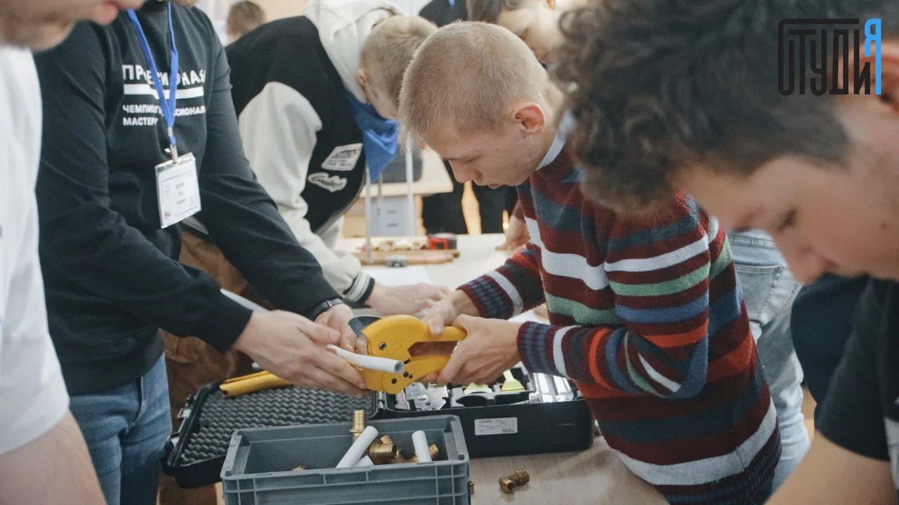 В Электростальском колледже прошел день открытых дверей В Электростальском колледже прошел день открытых дверей