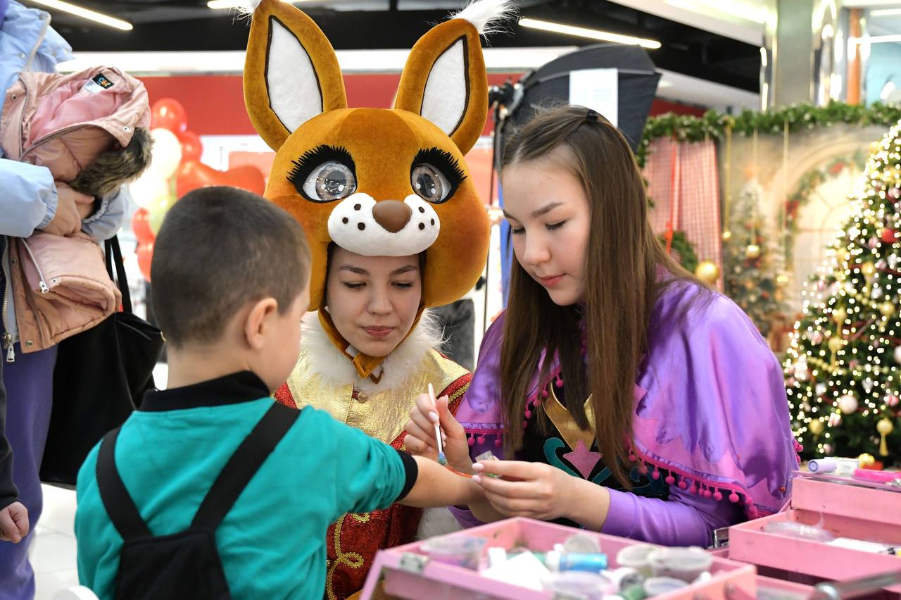 Мамам — лучший праздник!. В ТЦ «Центр» и ТЦ «Дмитровский» состоялся праздничный фестиваль «Мамин день» Мамам — лучший праздник!. В ТЦ «Центр» и ТЦ «Дмитровский» состоялся праздничный фестиваль «Мамин день»