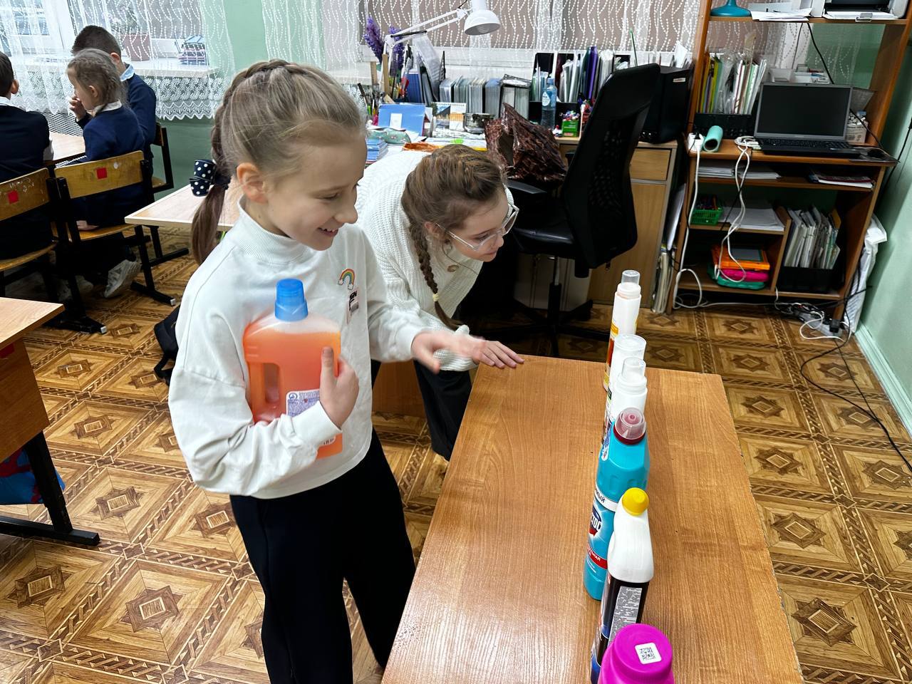 Химический экспериментариум «Волшебники химии» ! Химический экспериментариум «Волшебники химии» !