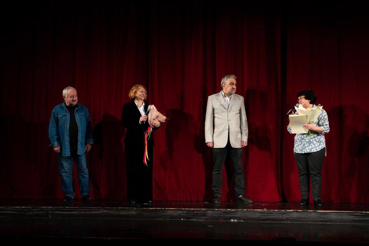 На сцене Серпуховского театра — патриотический спектакль «Ради жизни» от гостей из Череповца На сцене Серпуховского театра — патриотический спектакль «Ради жизни» от гостей из Череповца