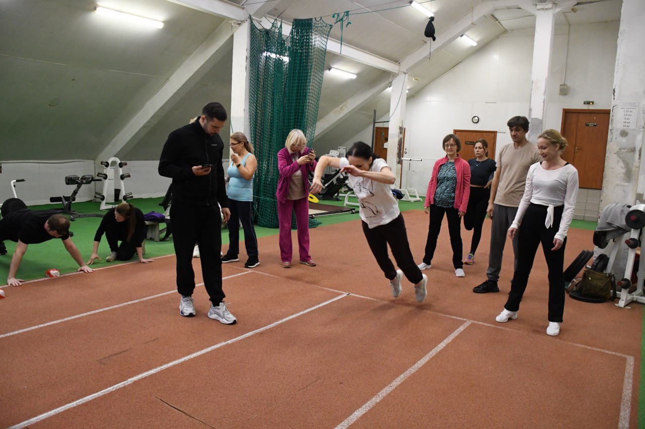 В Жуковском на базе спортивной школы "Метеор" состоялась сдача нормативов Всероссийского физкультурно-спортивного комплекса «Готов к труду и обороне» среди работников муниципальных учреждений В Жуковском на базе спортивной школы "Метеор" состоялась сдача нормативов Всероссийского физкультурно-спортивного комплекса «Готов к труду и обороне» среди работников муниципальных учреждений