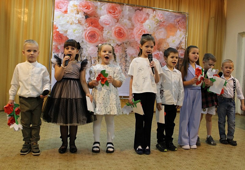 Традиционно в последнее воскресенье ноября в России отмечается День матери Традиционно в последнее воскресенье ноября в России отмечается День матери