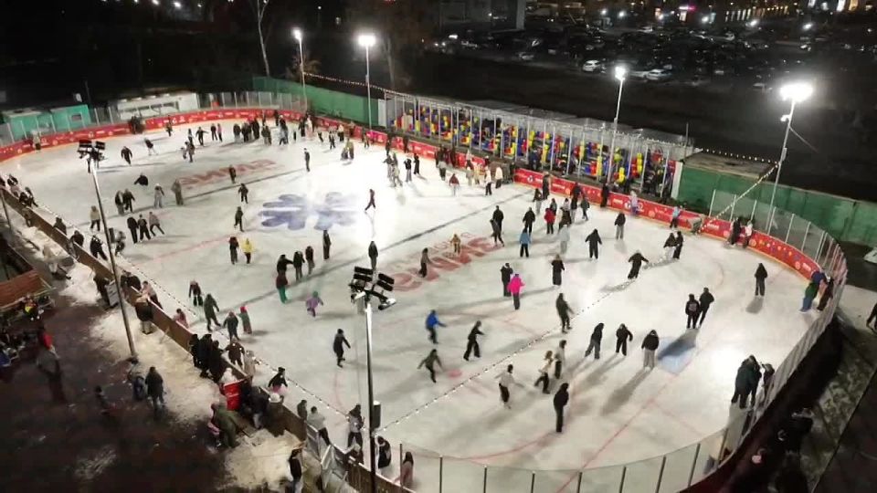 Владимир Волков: Зажжение иллюминации на ёлках округа, первый матч по игре «БаскетЛёд» и только отличное настроение - дали старт новому сезону губернаторского проекта «Зима в Подмосковье»