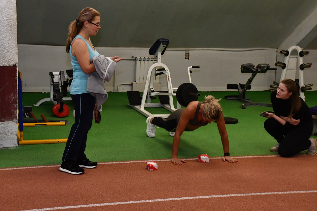 В Жуковском на базе спортивной школы "Метеор" состоялась сдача нормативов Всероссийского физкультурно-спортивного комплекса «Готов к труду и обороне» среди работников муниципальных учреждений В Жуковском на базе спортивной школы "Метеор" состоялась сдача нормативов Всероссийского физкультурно-спортивного комплекса «Готов к труду и обороне» среди работников муниципальных учреждений