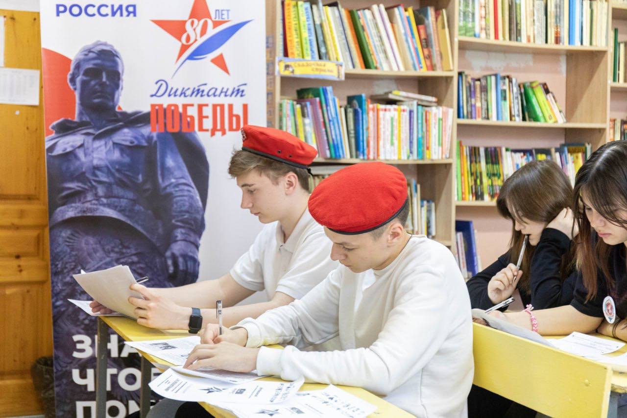 Михаил Собакин: Сегодня партия «Единая Россия» отмечает 24-летие со дня создания Михаил Собакин: Сегодня партия «Единая Россия» отмечает 24-летие со дня создания