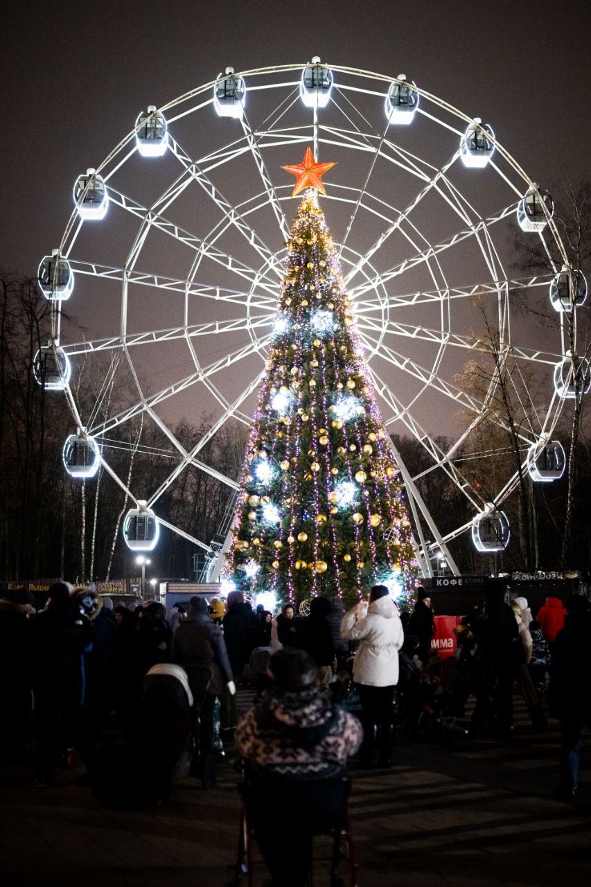 Владимир Волков: Зажжение иллюминации на ёлках округа, первый матч по игре «БаскетЛёд» и только отличное настроение - дали старт новому сезону губернаторского проекта «Зима в Подмосковье» Владимир Волков: Зажжение иллюминации на ёлках округа, первый матч по игре «БаскетЛёд» и только отличное настроение - дали старт новому сезону губернаторского проекта «Зима в Подмосковье»