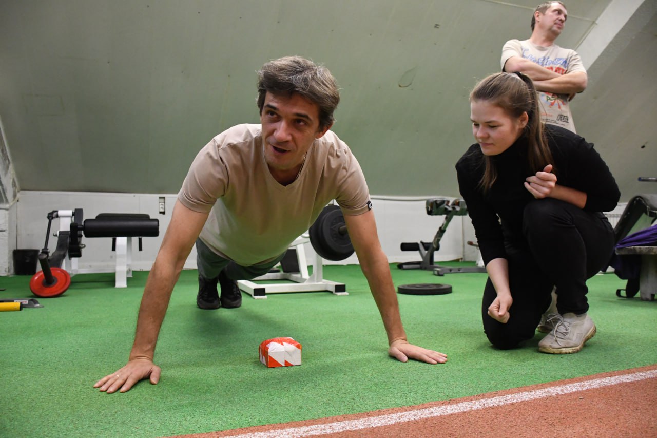 В Жуковском на базе спортивной школы "Метеор" состоялась сдача нормативов Всероссийского физкультурно-спортивного комплекса «Готов к труду и обороне» среди работников муниципальных учреждений В Жуковском на базе спортивной школы "Метеор" состоялась сдача нормативов Всероссийского физкультурно-спортивного комплекса «Готов к труду и обороне» среди работников муниципальных учреждений