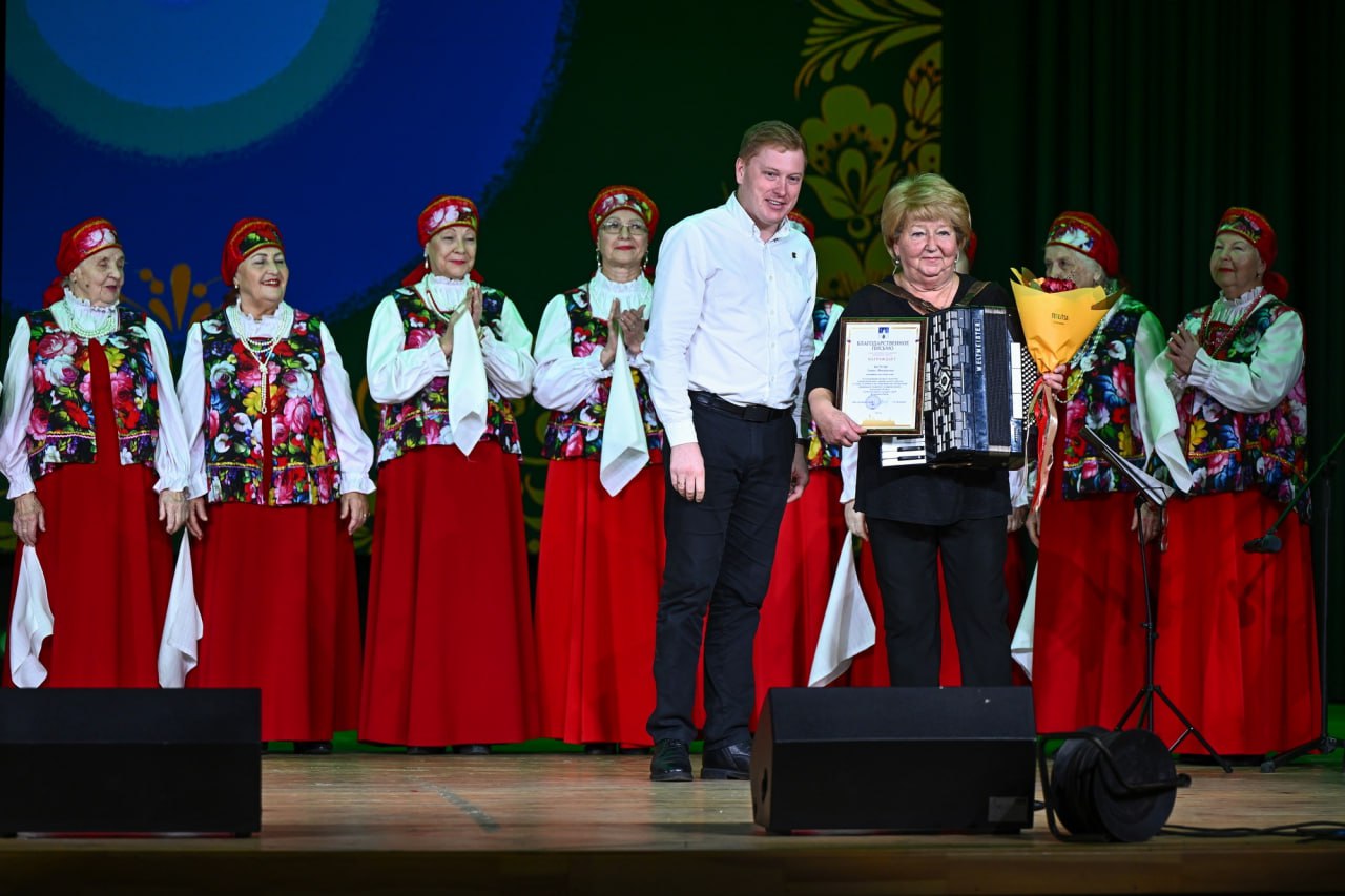 В Доме культуры «Космос» г. Пересвет отметили 60-летний юбилей хора «Русская песня», одного из старейших творческих коллективов города В Доме культуры «Космос» г. Пересвет отметили 60-летний юбилей хора «Русская песня», одного из старейших творческих коллективов города