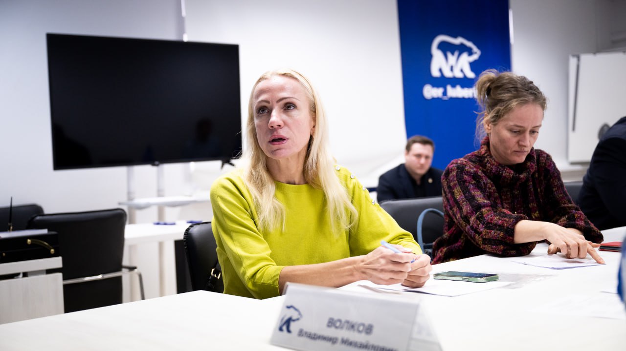 Владимир Волков: В День рождения партии по традиции вручили партбилеты новым членам «Единой России» Владимир Волков: В День рождения партии по традиции вручили партбилеты новым членам «Единой России»