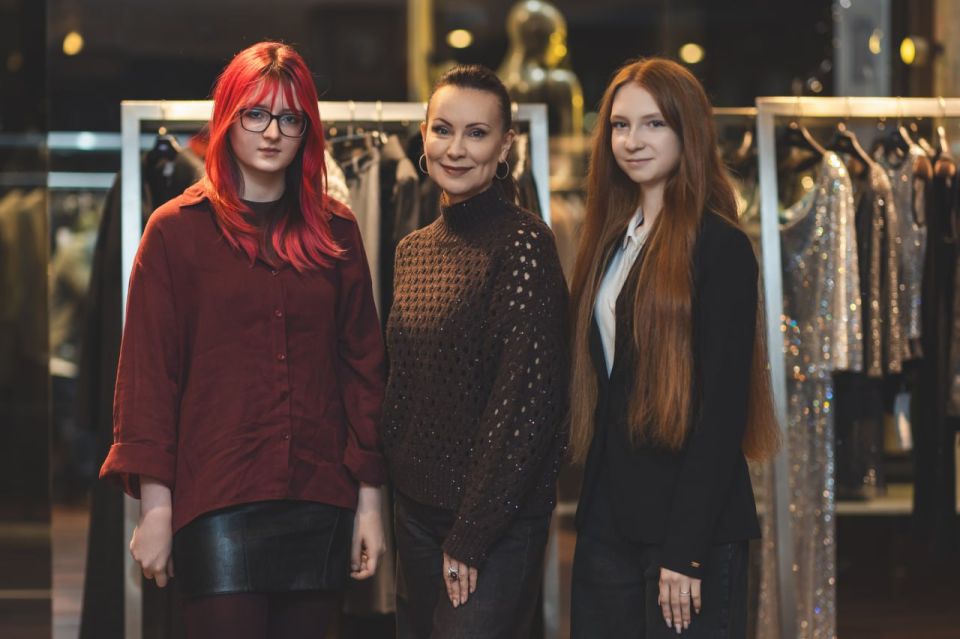 Электростальские школьницы разработают эскиз будущего костюма для актрисы Нонны Гришаевой