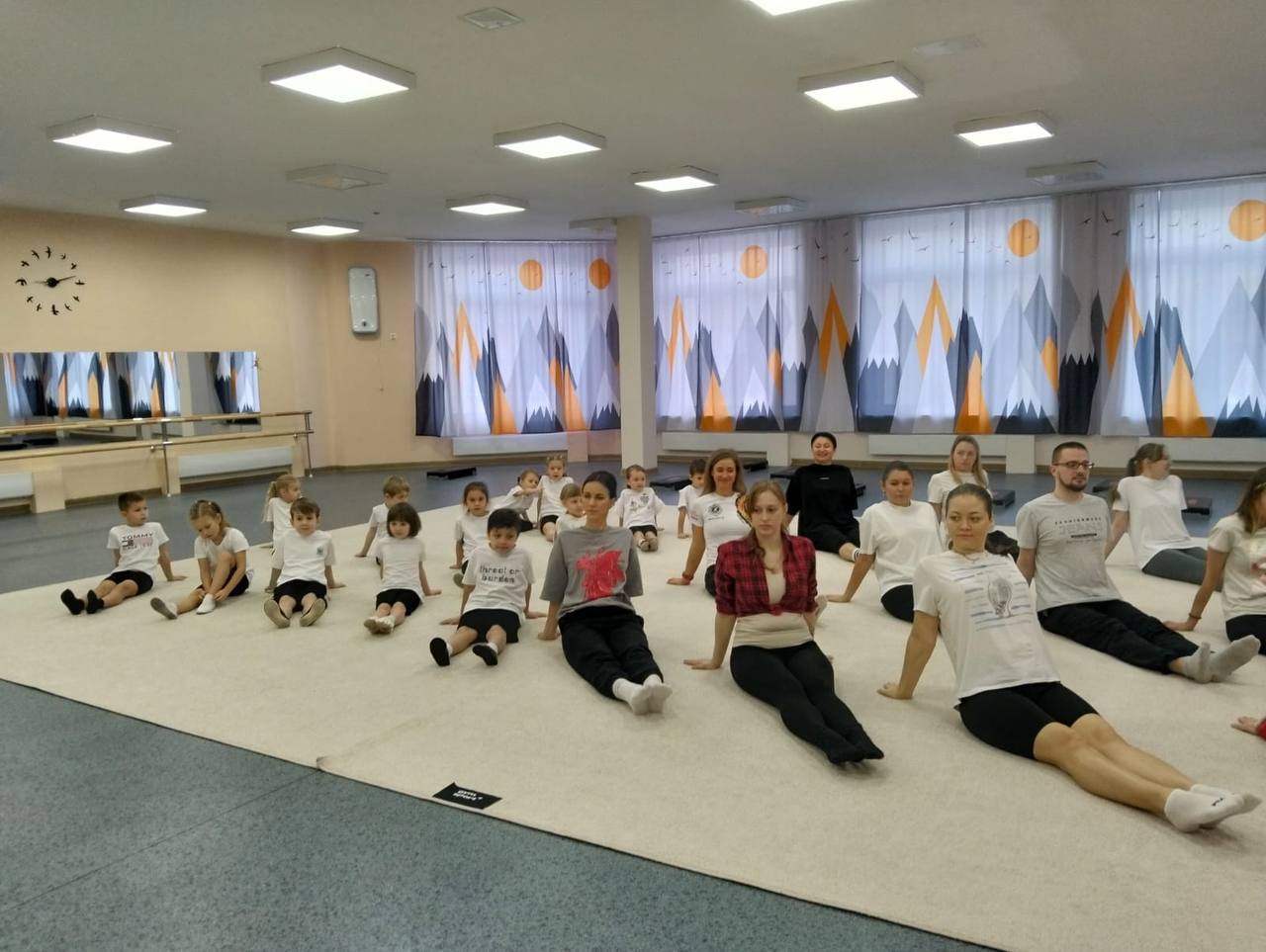 Спортивно развлекательная программа «Физкультура — ВМЕСТЕ» состоялась в Дзержинском в преддверии Дня матери Спортивно развлекательная программа «Физкультура — ВМЕСТЕ» состоялась в Дзержинском в преддверии Дня матери