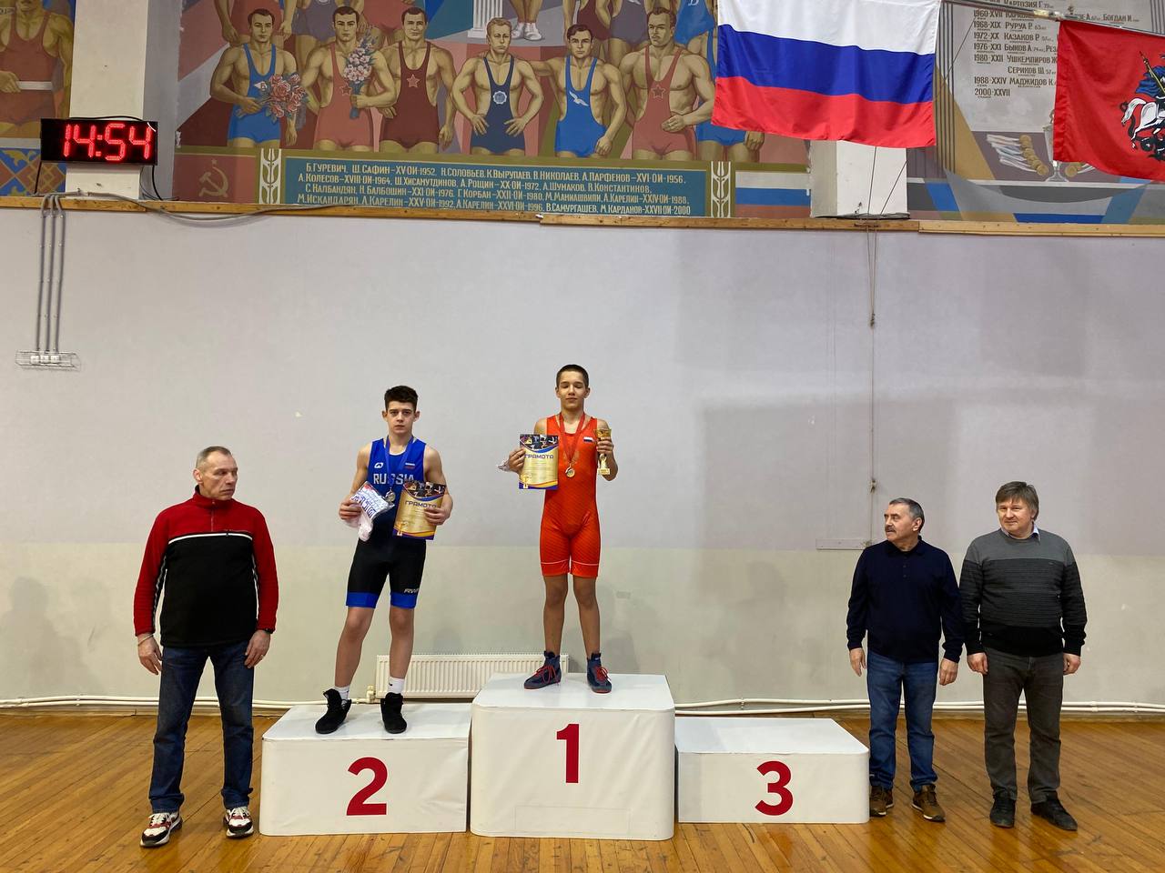 Серебряную и бронзовую медали завоевали спортсмены Люберец на турнирах по греко-римской борьбе Серебряную и бронзовую медали завоевали спортсмены Люберец на турнирах по греко-римской борьбе