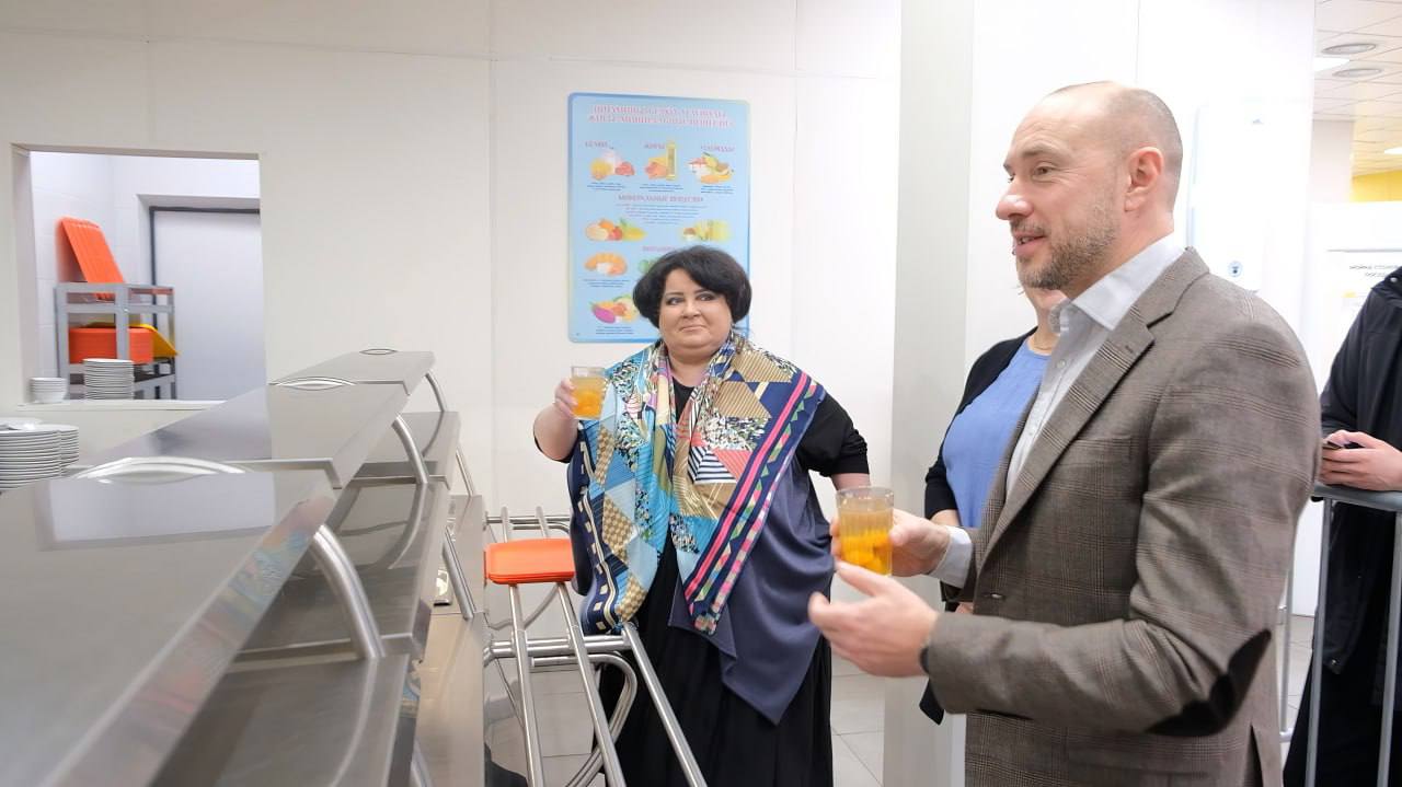 Константин Михальков: Сегодня приехал в Поварово посмотреть, как работает обновлённая школа Константин Михальков: Сегодня приехал в Поварово посмотреть, как работает обновлённая школа