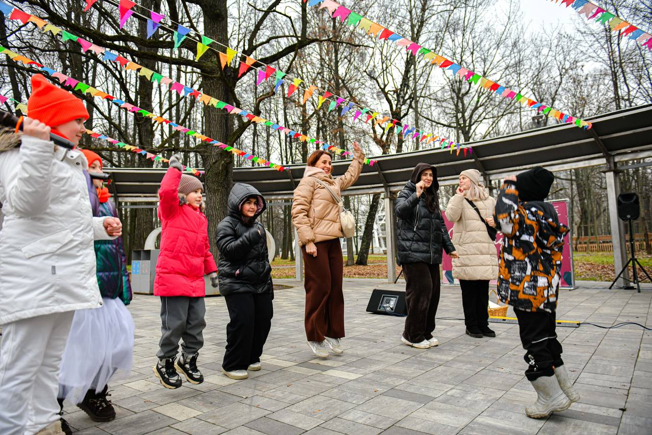 Зимний сезон открыли в парке Толстого Зимний сезон открыли в парке Толстого