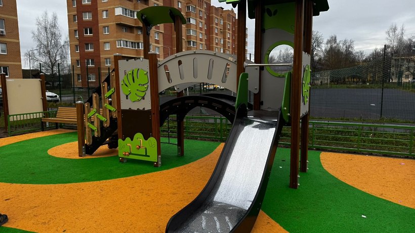 В Солнечногорске в 2025году обновили 17 детских площадок В Солнечногорске в 2025году обновили 17 детских площадок