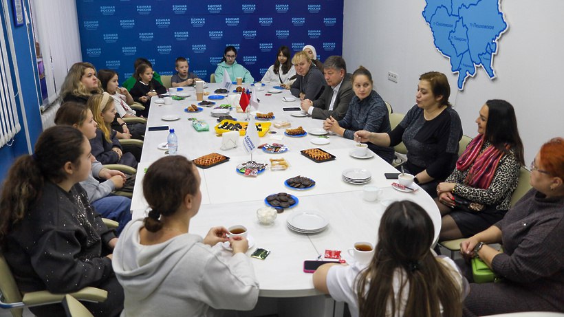 Мамы Солнечногорска отправят своим сыновьям на фронт частичку домашнего тепла Мамы Солнечногорска отправят своим сыновьям на фронт частичку домашнего тепла