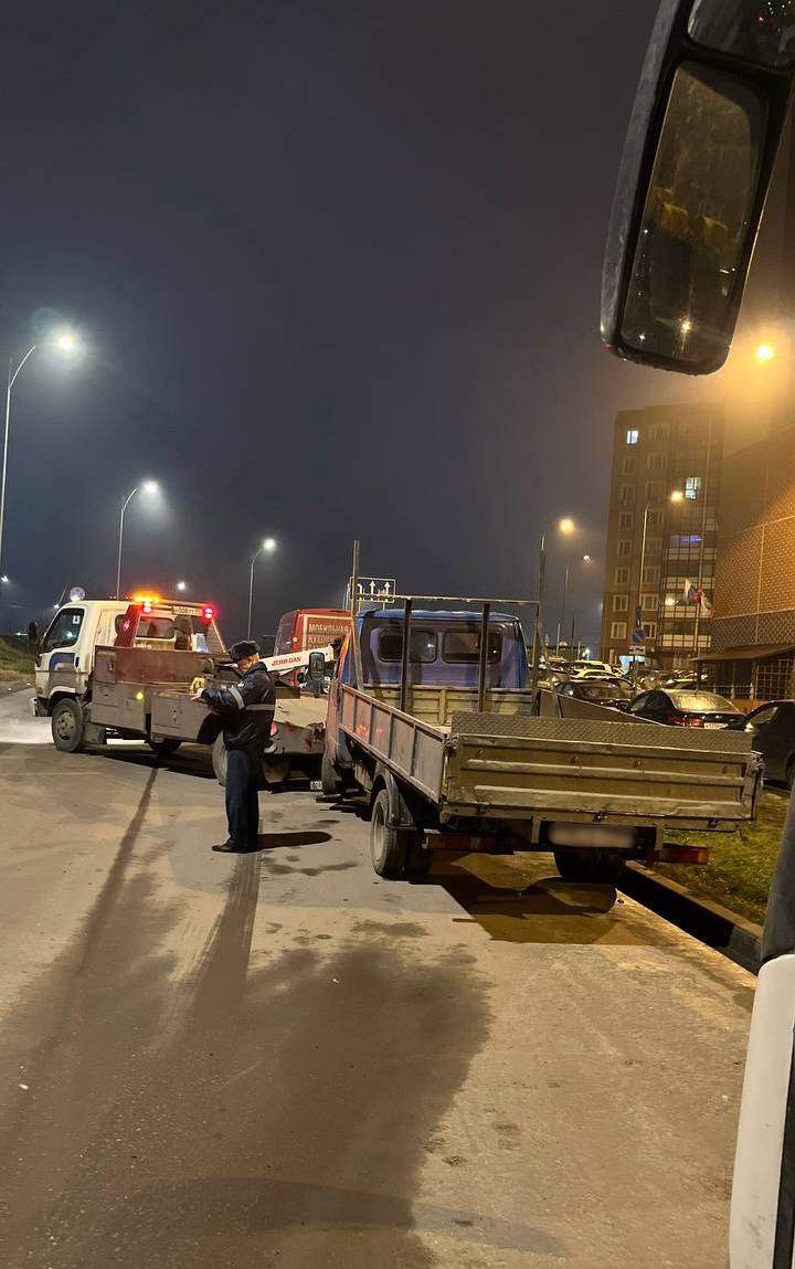 Представители министерства транспорта и дорожной инфраструктуры Московской области совместно с администрацией Ленинского городского округа провели очередной рейд по выявлению нарушений правил парковки в жилом комплексе... Представители министерства транспорта и дорожной инфраструктуры Московской области совместно с администрацией Ленинского городского округа провели очередной рейд по выявлению нарушений правил парковки в жилом комплексе...