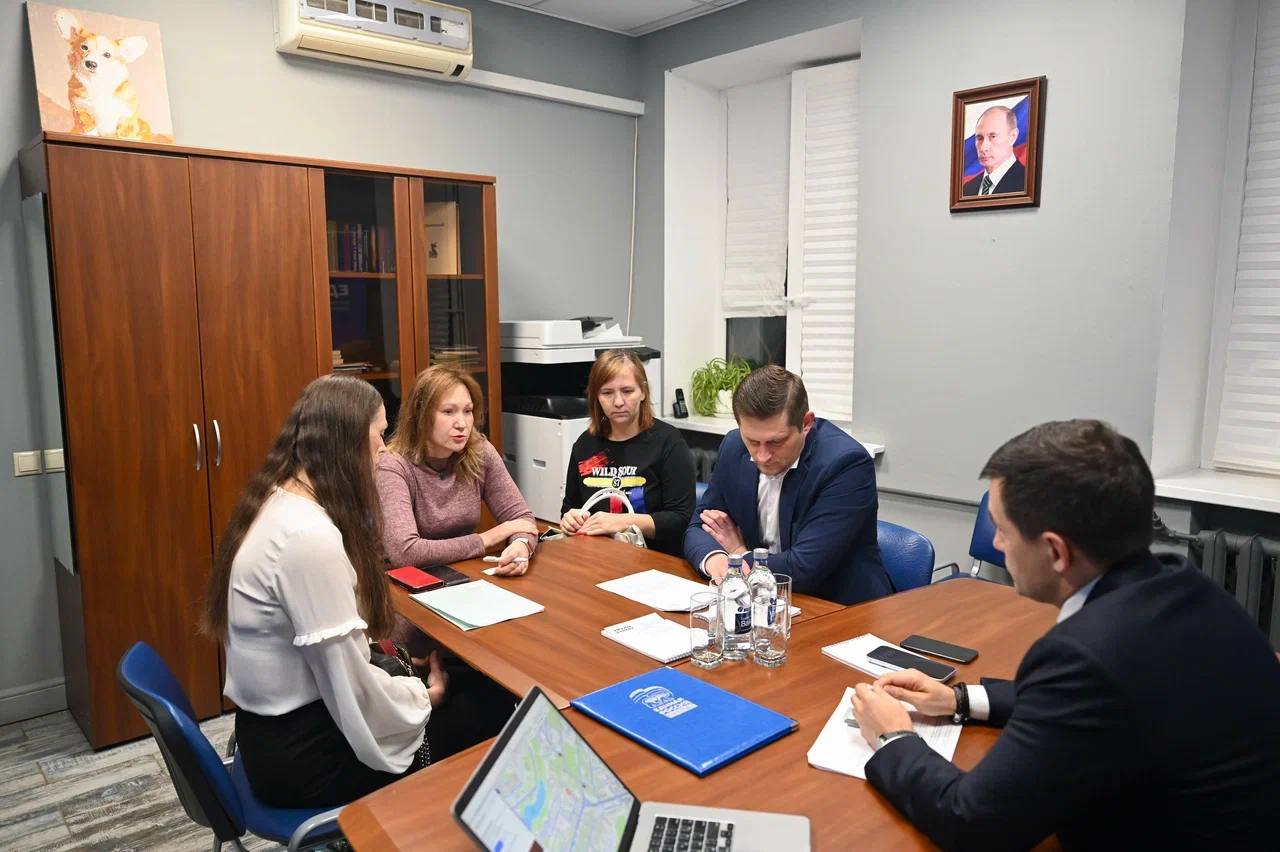 Станислав Каторов открыл декаду приёмов в честь Дня рождения «Единой России» Станислав Каторов открыл декаду приёмов в честь Дня рождения «Единой России»