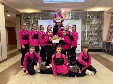 Коллектив Space Friends из ДК «Лира» (п. Пролетарский) одержал блестящую победу на Всероссийском танцевальном чемпионате Bubble Fest в г. Мытищи. Ребята завоевали главный титул соревнований: Гран-при, а также звание...