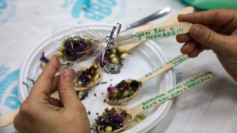 Мамы Солнечногорска отправят своим сыновьям на фронт частичку домашнего тепла Мамы Солнечногорска отправят своим сыновьям на фронт частичку домашнего тепла