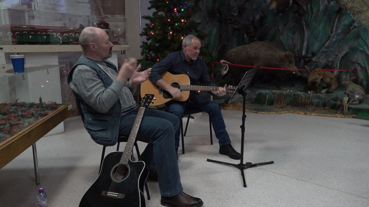 В Раменском историко-художественном музее прошёл концерт заслуженного художника России Виктора Неплюева В Раменском историко-художественном музее прошёл концерт заслуженного художника России Виктора Неплюева