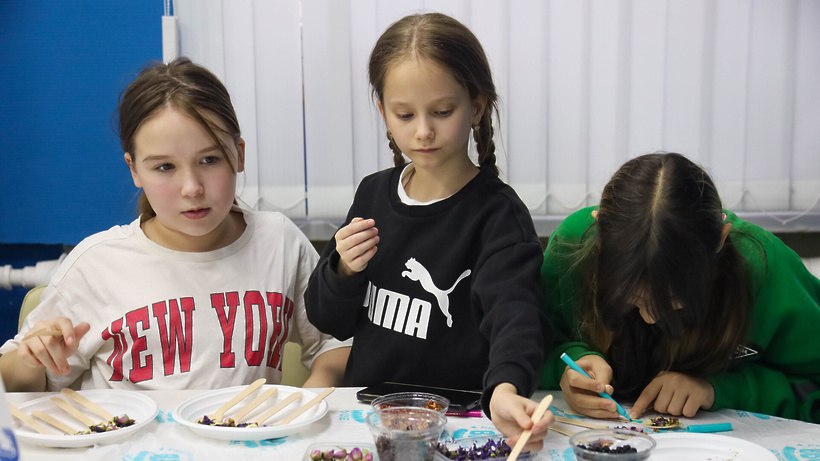 Мамы Солнечногорска отправят своим сыновьям на фронт частичку домашнего тепла Мамы Солнечногорска отправят своим сыновьям на фронт частичку домашнего тепла