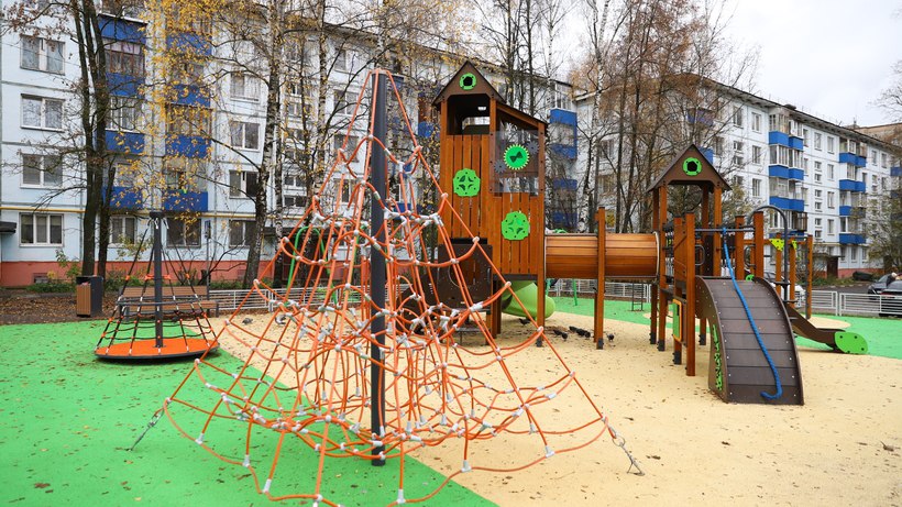 В Солнечногорске в 2025году обновили 17 детских площадок В Солнечногорске в 2025году обновили 17 детских площадок