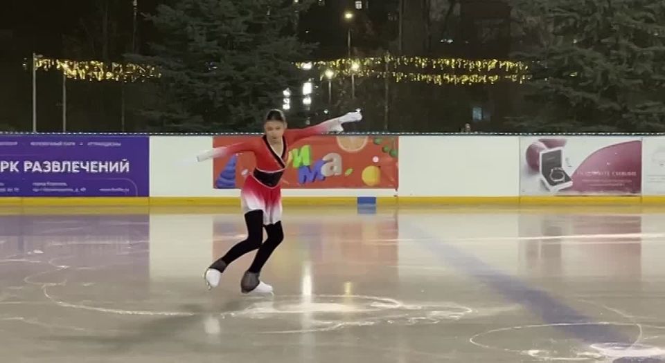 В первый день зимы в Королёве заработал каток «КосмоЛёд»