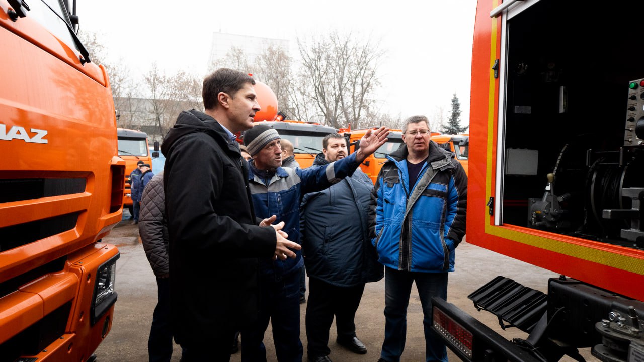 Владимир Волков: +13 новых единиц спецтехники пополнили автопарк «Люберецкого водоканала» Владимир Волков: +13 новых единиц спецтехники пополнили автопарк «Люберецкого водоканала»
