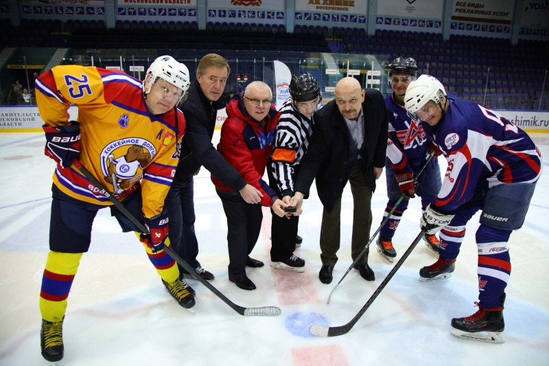 В ЛСД «Химик» состоялся яркий и зрелищный турнир по хоккею с шайбой, посвященный Всероссийскому дню хоккея