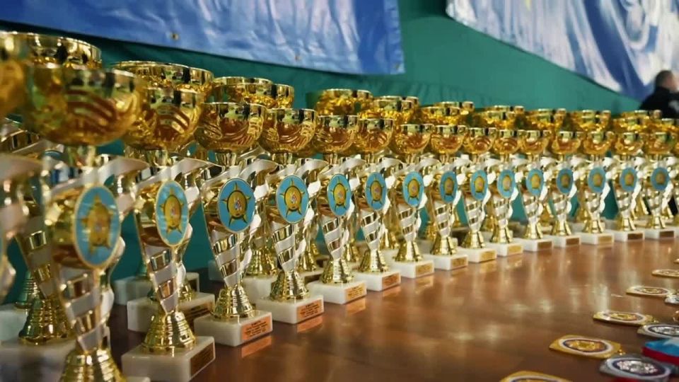 Дали старт Всероссийскому турниру по самбо памяти заслуженного тренера РСФСР, мастеру спорта СССР, майору полиции Сергею Тропинову