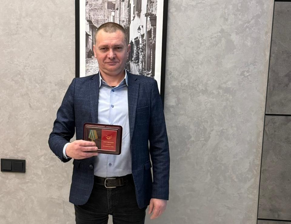 В Долгопрудном сотрудник больницы награждён медалью «За содействие СВО»