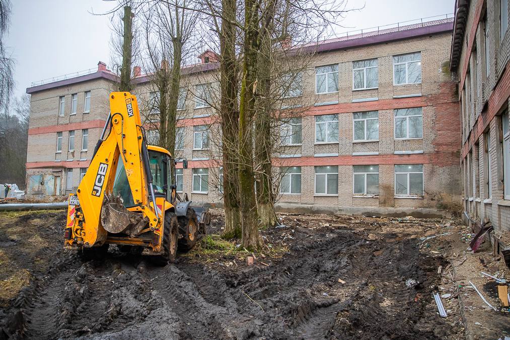Андрей Иванов: В Часцовской школе продолжается капитальный ремонт в рамках профильной программы Президента Андрей Иванов: В Часцовской школе продолжается капитальный ремонт в рамках профильной программы Президента