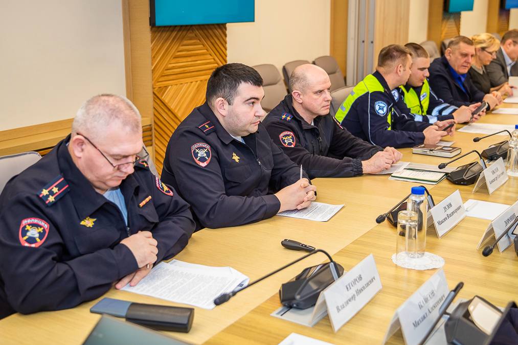 Андрей Иванов: Провёл заседание комиссии по безопасности дорожного движения Андрей Иванов: Провёл заседание комиссии по безопасности дорожного движения