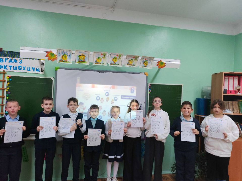 Ученики 4а класса приняли участие в математическом флешмобе " Задача дня"