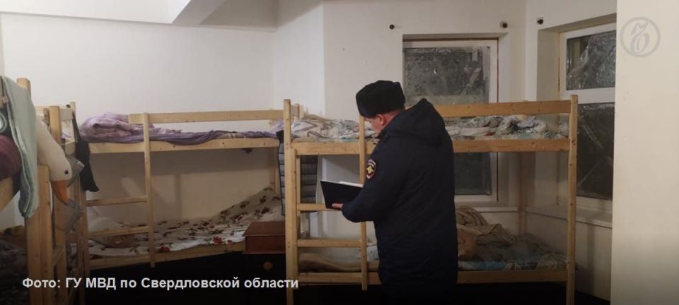 Ленинский районный суд Екатеринбурга отправил в СИЗО до 26 января 2026 года трех консультантов из филиала реабилитационного центра для несовершеннолетних «Галактика» в поселке Исеть — Алексея Пестерева, Елену Давыдову...