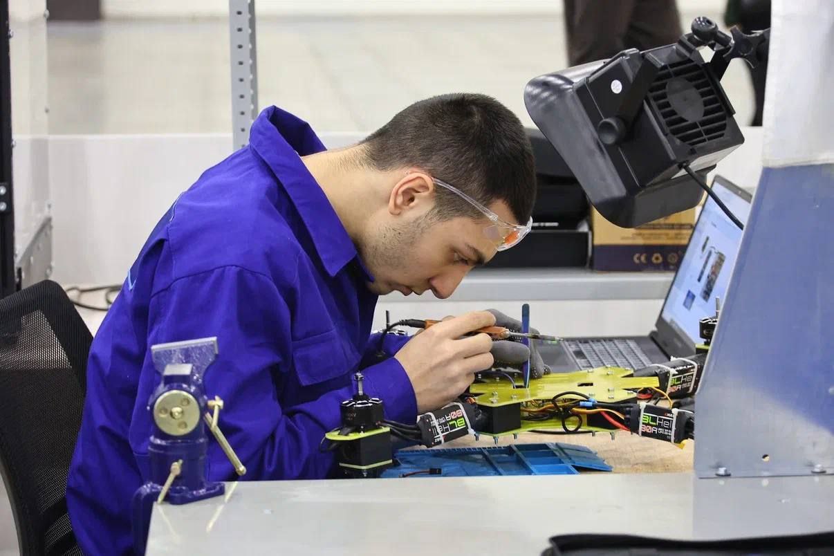 Владимир Волков: Студенты Люберецкого техникума имени Героя Советского Союза, лётчика-космонавта Ю.А. Гагарина — лучшие на чемпионате «Профессионалы»! Владимир Волков: Студенты Люберецкого техникума имени Героя Советского Союза, лётчика-космонавта Ю.А. Гагарина — лучшие на чемпионате «Профессионалы»!