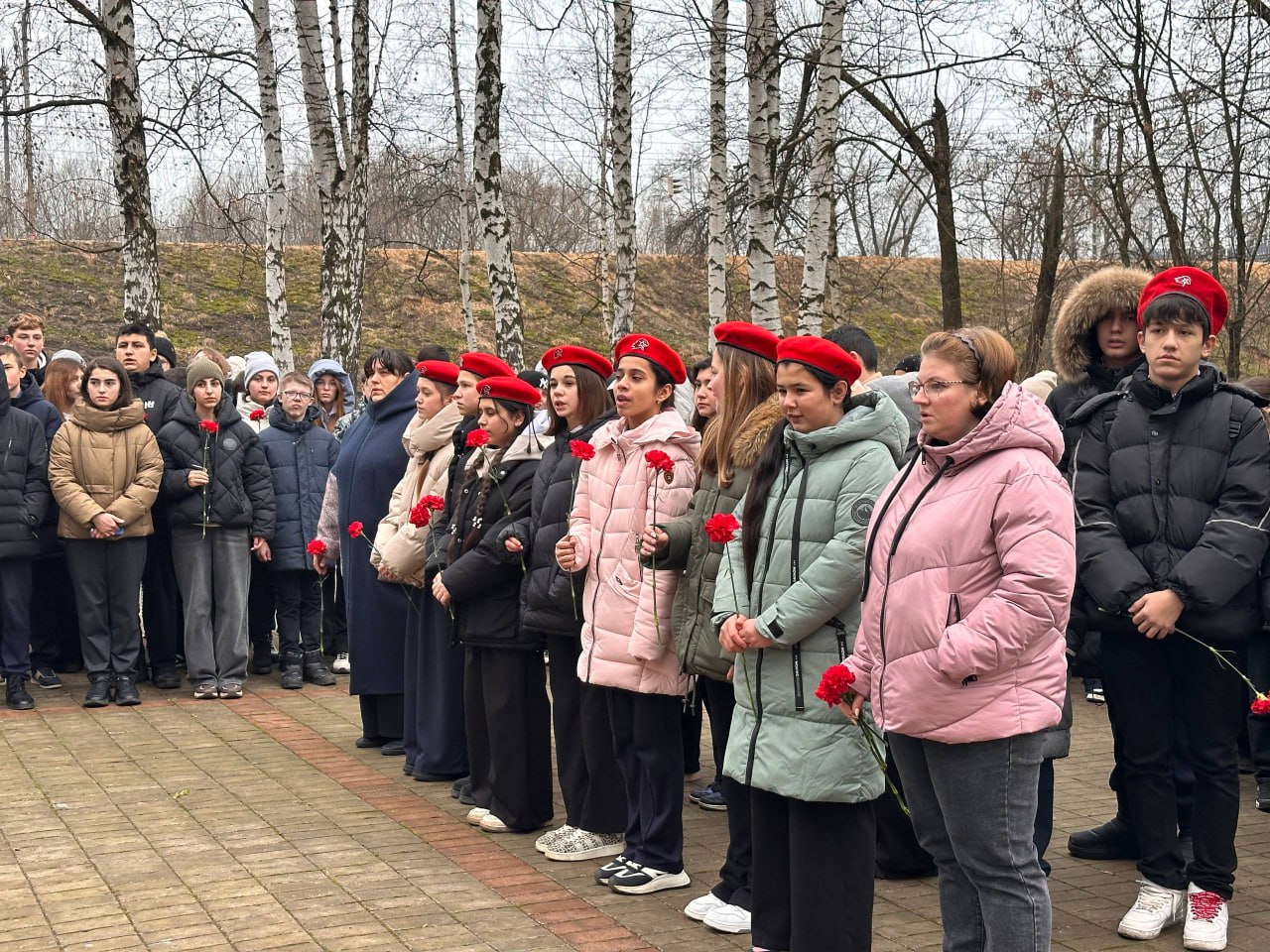 В Долгопрудном почтили память героев Битвы за Москву В Долгопрудном почтили память героев Битвы за Москву