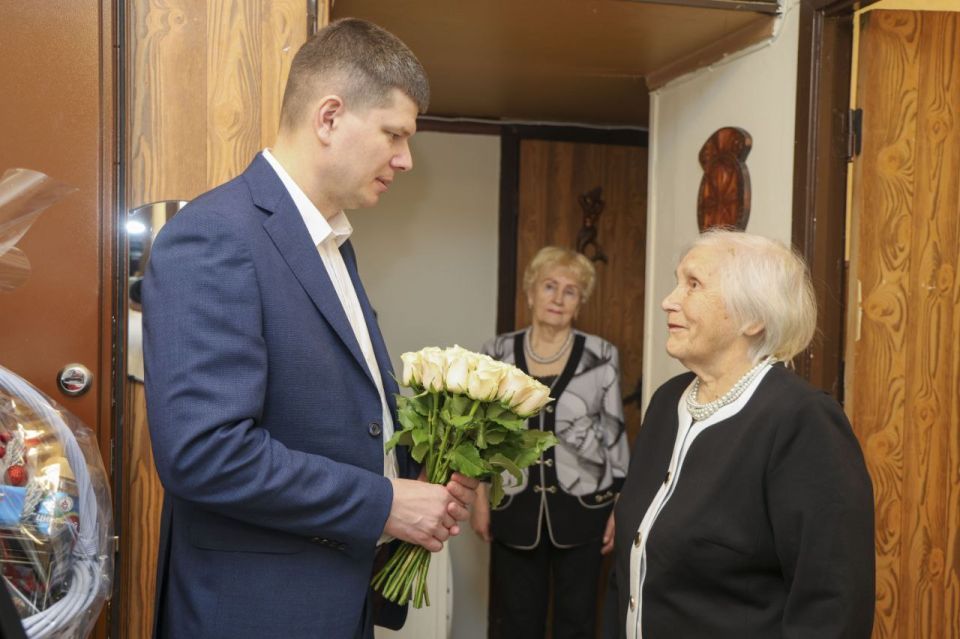 Поздравили с юбилеем жительницу Электростали