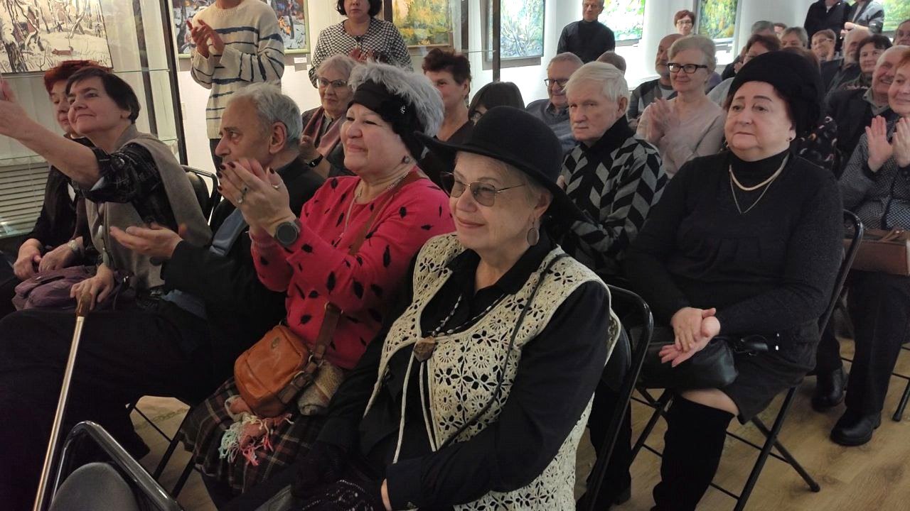 В Выставочном зале имени О.А.Коняшина торжественно открылась юбилейная выставка Александра Махоткина В Выставочном зале имени О.А.Коняшина торжественно открылась юбилейная выставка Александра Махоткина