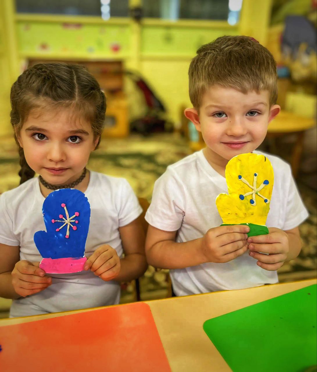 В рамках проекта "Предшкола: стандарт детского сада" на тематической неделе "Творческая лаборатория" - лексическая тема "Зима" - в творческой лаборатории старшей группы №44 дошкольного отделения гимназии №2 м.о. Чехов... В рамках проекта "Предшкола: стандарт детского сада" на тематической неделе "Творческая лаборатория" - лексическая тема "Зима" - в творческой лаборатории старшей группы №44 дошкольного отделения гимназии №2 м.о. Чехов...