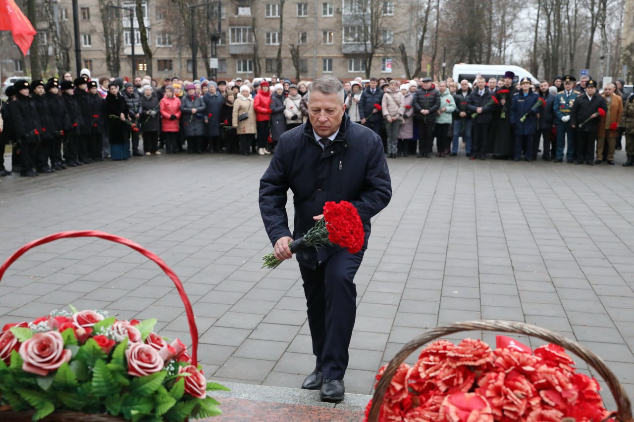 В Долгопрудном почтили память героев Битвы за Москву В Долгопрудном почтили память героев Битвы за Москву