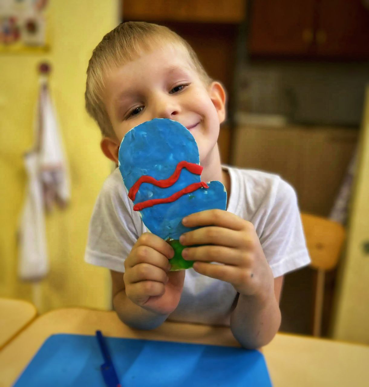 В рамках проекта "Предшкола: стандарт детского сада" на тематической неделе "Творческая лаборатория" - лексическая тема "Зима" - в творческой лаборатории старшей группы №44 дошкольного отделения гимназии №2 м.о. Чехов... В рамках проекта "Предшкола: стандарт детского сада" на тематической неделе "Творческая лаборатория" - лексическая тема "Зима" - в творческой лаборатории старшей группы №44 дошкольного отделения гимназии №2 м.о. Чехов...